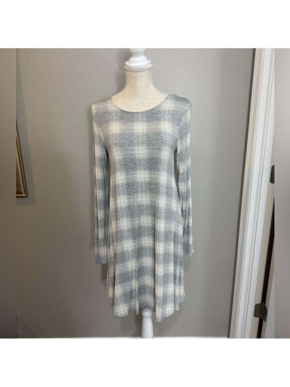 Old Navy Gray White Window Pain Check Knit Long Sleeve Swing Dress. Size Small